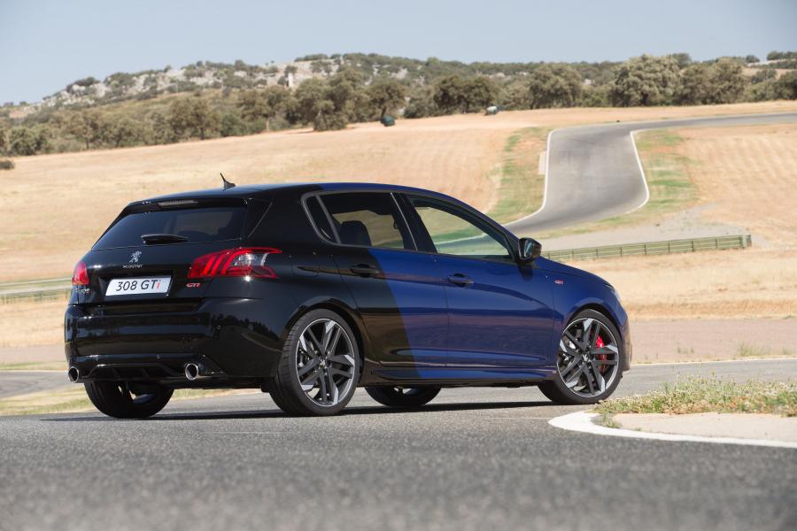  Peugeot 308 GTi 2017 года  (WW) (фото 39 из 50)